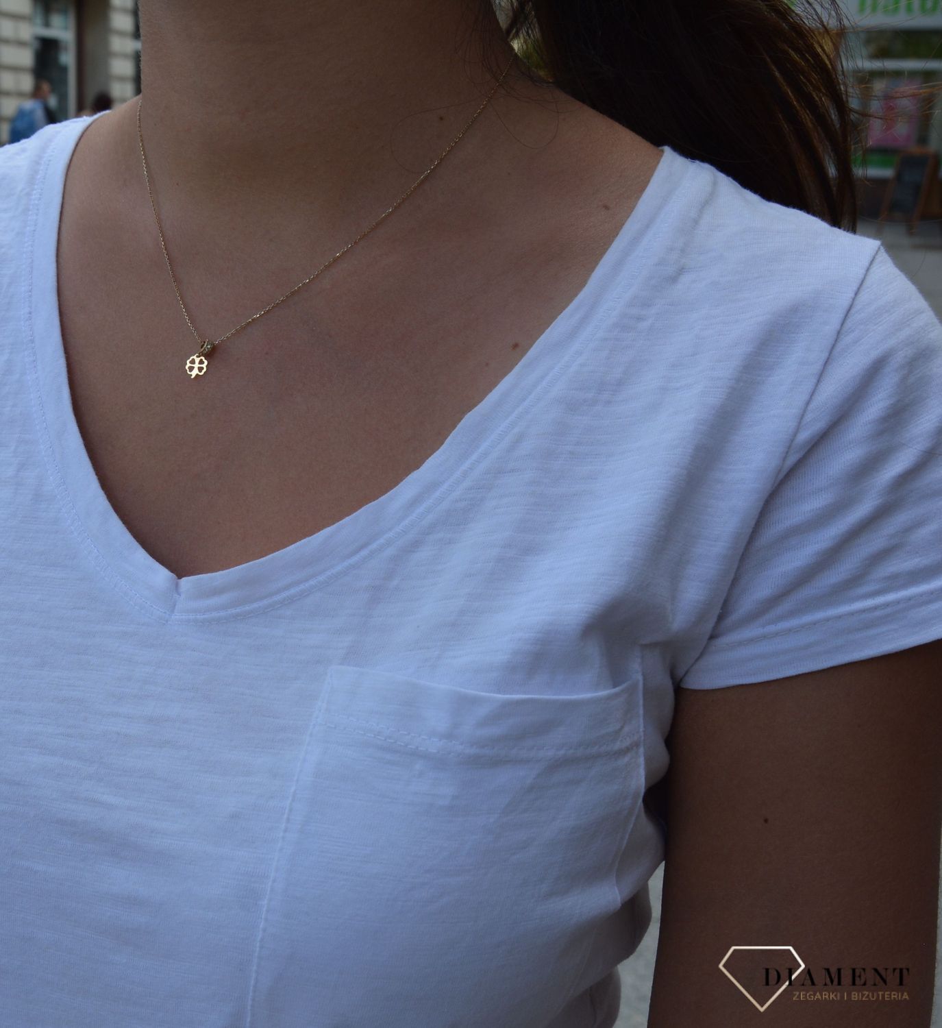 Naszyjnik celebrytka złoty z koniczynką.jpg